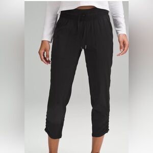 Lululemon Dance Studio MR crop - Black